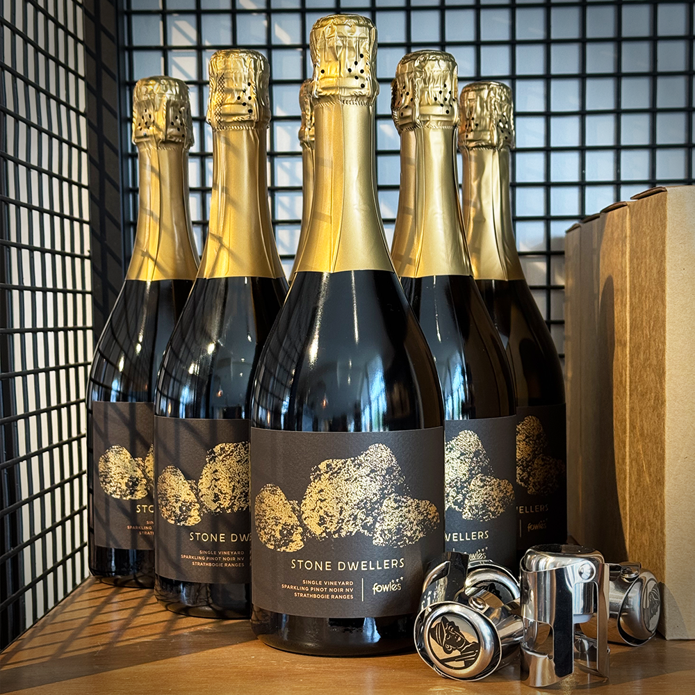 Stone Dwellers NV Sparkling Pinot Noir 6 Pack